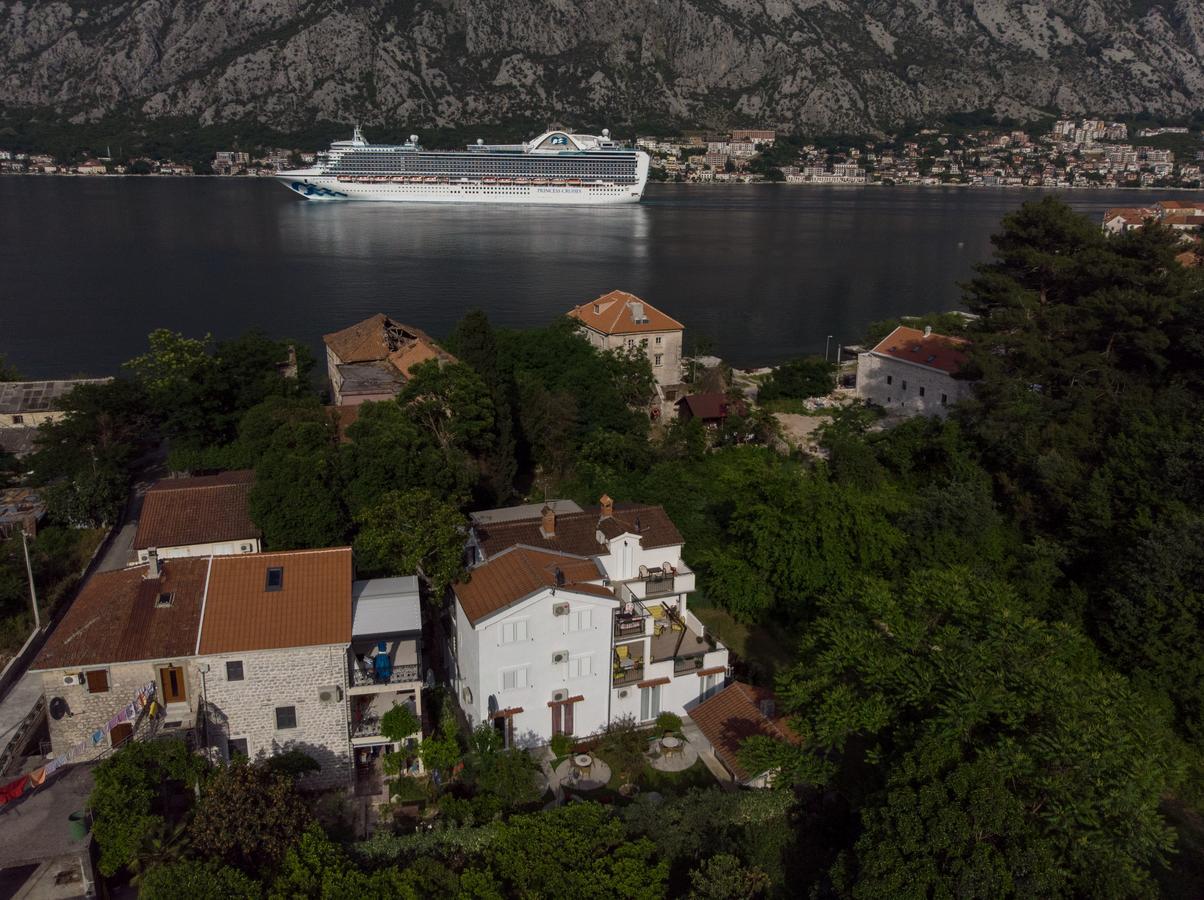 Djurovic Apartments Montenegro Kotor Ngoại thất bức ảnh
