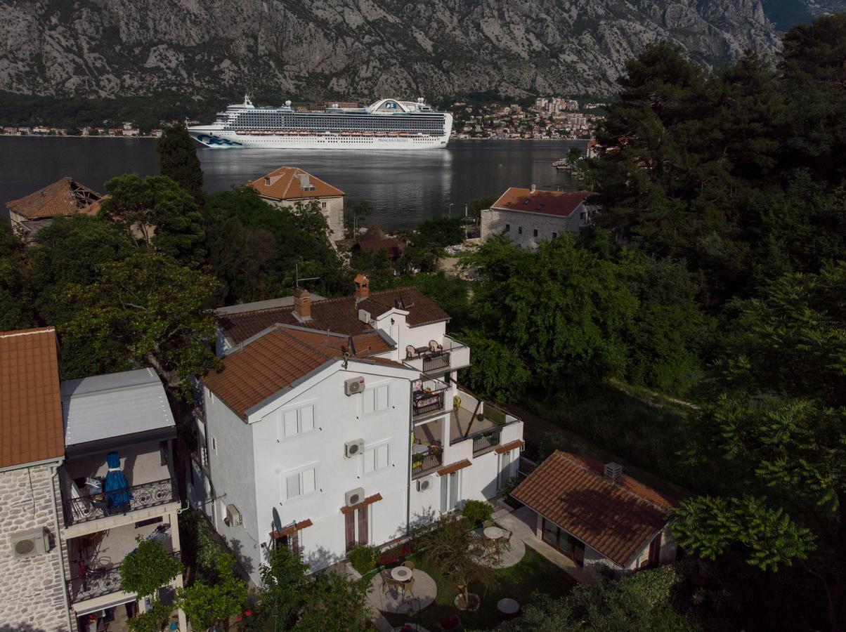 Djurovic Apartments Montenegro Kotor Ngoại thất bức ảnh